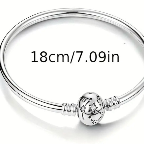 🧿Elegant Silver  Charm Bracelet - Picture 3 of 8